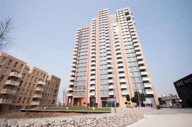  Image of 2 Bedroom Flat  For Sale at Marner Point  London, E3 3QE