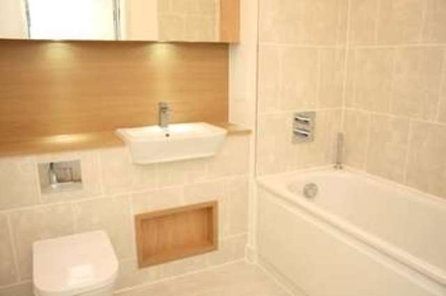  Image of 2 Bedroom Flat  For Sale at Marner Point  London, E3 3QE