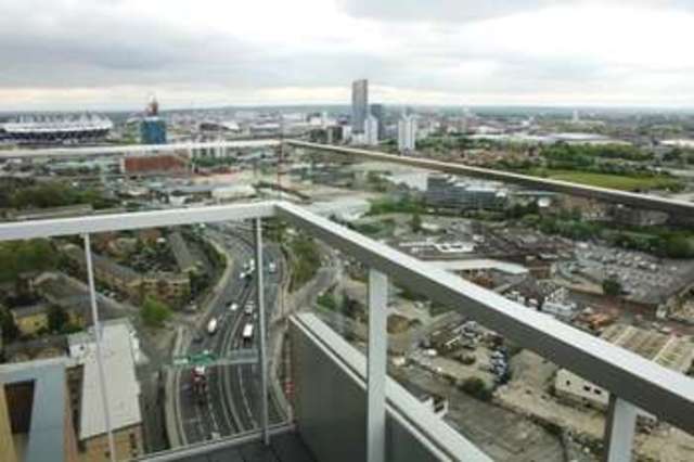  Image of 2 Bedroom Flat  For Sale at Marner Point  London, E3 3QE