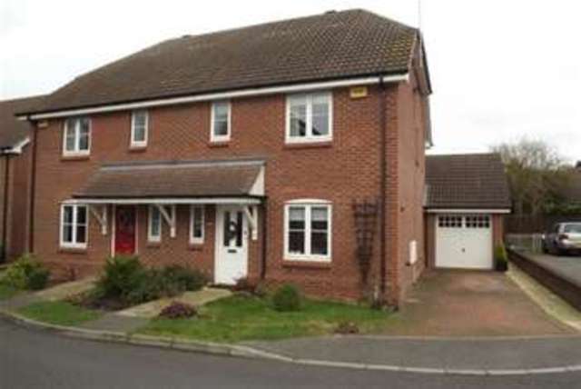  Image of 3 Bedroom Detached  To Rent at Basingstoke, RG24 8LF