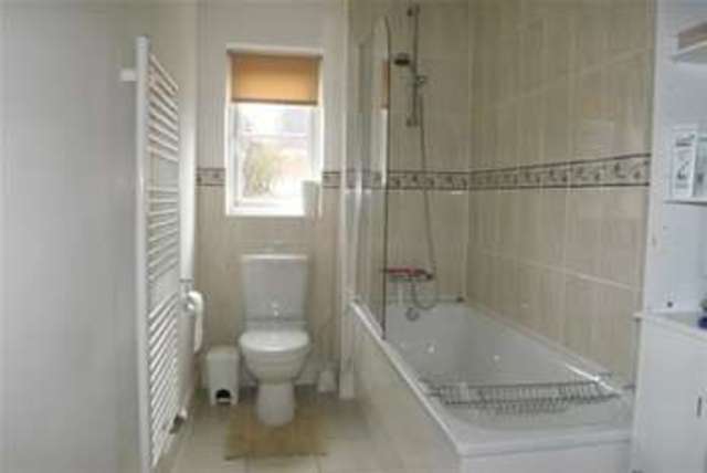  Image of 3 Bedroom Detached  To Rent at Basingstoke, RG24 8LF