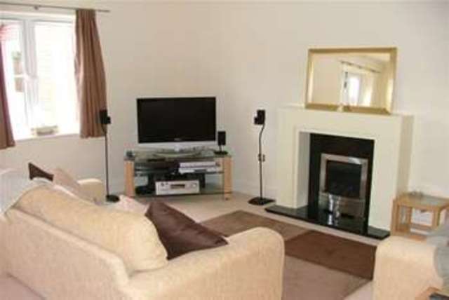  Image of 3 Bedroom Detached  To Rent at Basingstoke, RG24 8LF