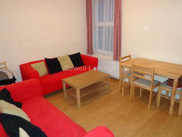  Image of 6 Bedroom Detached  To Rent at Norris Road  Reading, RG6 1NJ