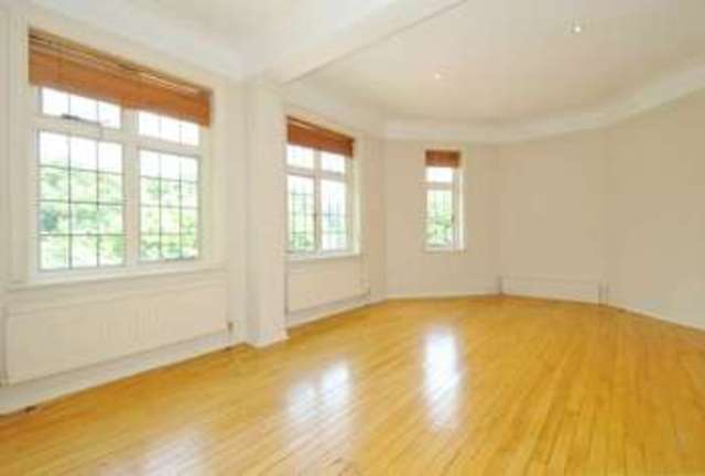  Image of 3 Bedroom Flat  For Sale at North Approach  Moor Park, HA6 2JH