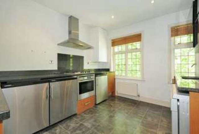  Image of 3 Bedroom Flat  For Sale at North Approach  Moor Park, HA6 2JH