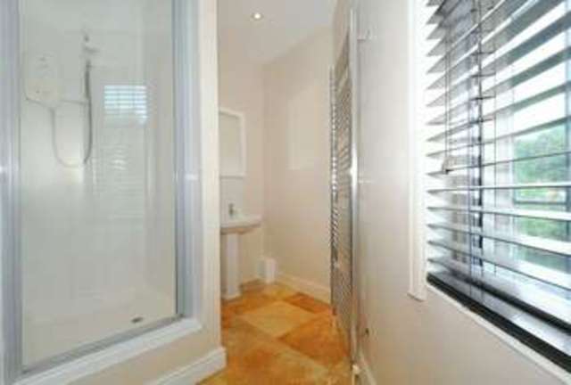  Image of 3 Bedroom Flat  For Sale at North Approach  Moor Park, HA6 2JH