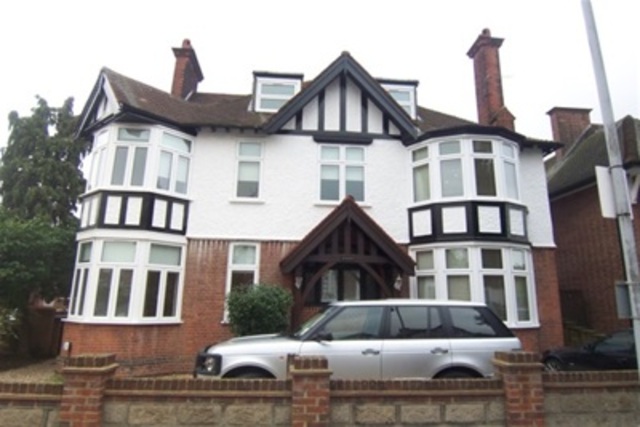  Image of 2 Bedroom Flat  To Rent at London, E4 7AH