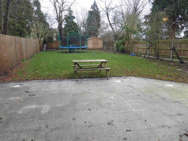  Image of 5 Bedroom Detached  To Rent at Northampton Road  CROYDON, CR0 7HT