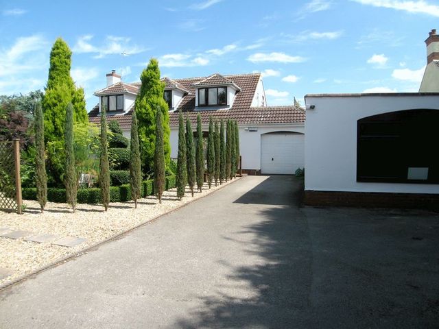  Image of 4 Bedroom Detached  For Sale at Northfield Avenue Radcliffe-on-Trent Nottingham, NG12 2HX