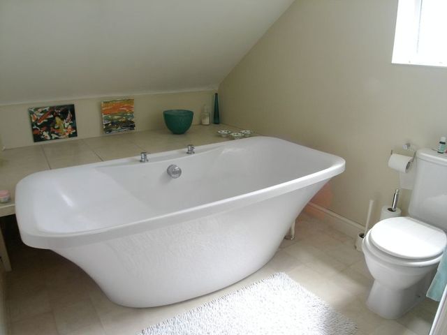  Image of 4 Bedroom Detached  For Sale at Northfield Avenue Radcliffe-on-Trent Nottingham, NG12 2HX