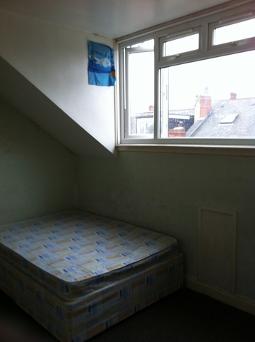  Image of 4 Bedroom Terraced  To Rent at Nowell Place  Leeds, W Yorkshire, LS9 6HT