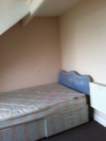  Image of 4 Bedroom Terraced  To Rent at Nowell Place  Leeds, W Yorkshire, LS9 6HT