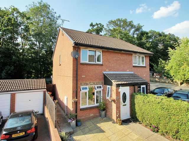  Image of 2 Bedroom Semi-Detached  For Sale at Oakfields Worth Crawley, RH10 7FN