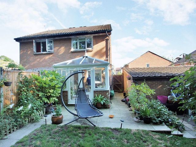  Image of 2 Bedroom Semi-Detached  For Sale at Oakfields Worth Crawley, RH10 7FN