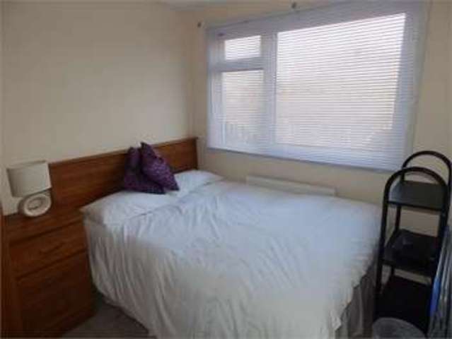  Image of 1 Bedroom House Share  To Rent at Oakleighs Benfleet South Benfleet, SS7 5QT