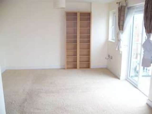  Image of 2 Bedroom Flat  To Rent at Briton Street  Southampton, SO14 3HF