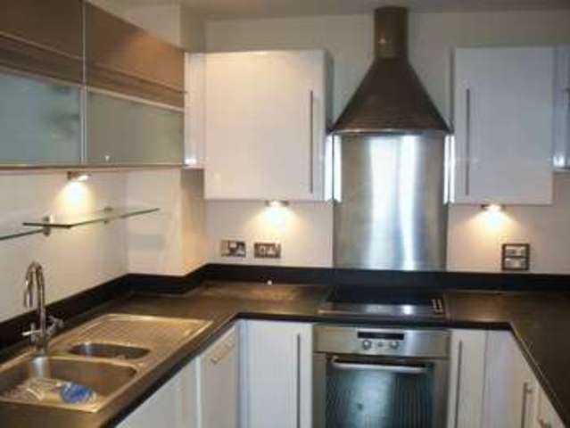  Image of 2 Bedroom Flat  To Rent at Briton Street  Southampton, SO14 3HF