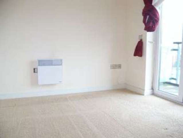  Image of 2 Bedroom Flat  To Rent at Briton Street  Southampton, SO14 3HF