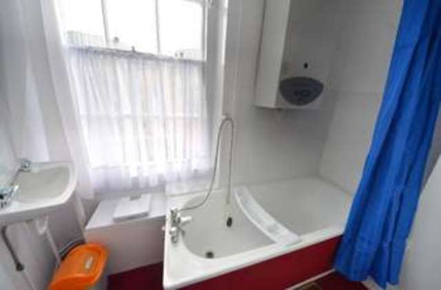  Image of 1 Bedroom Apartment  To Rent at Offord Road, Barnsbury  London, N1 1LR