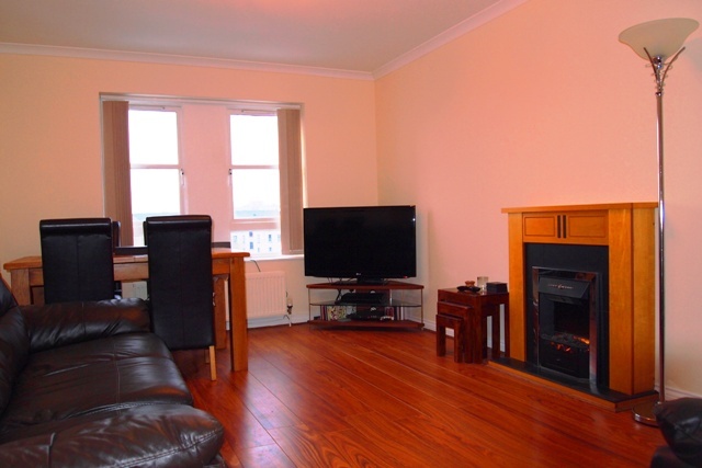  Image of 2 Bedroom Flat  To Rent at Cathcart Glasgow Glasgow, G44 4SP