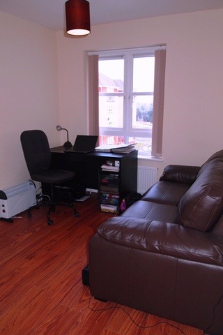  Image of 2 Bedroom Flat  To Rent at Cathcart Glasgow Glasgow, G44 4SP