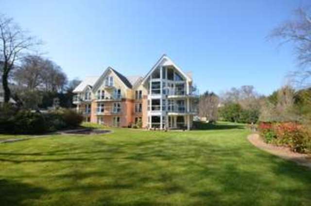  Image of 2 Bedroom Flat  For Sale at Old Teignmouth Road  Dawlish, EX7 0QZ