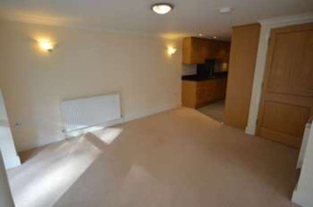  Image of 2 Bedroom Flat  For Sale at Old Teignmouth Road  Dawlish, EX7 0QZ
