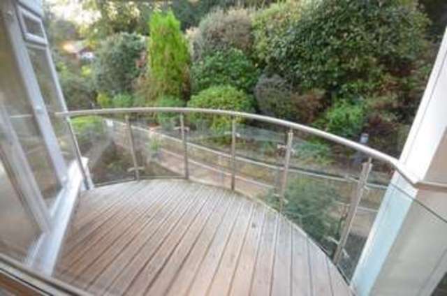  Image of 2 Bedroom Flat  For Sale at Old Teignmouth Road  Dawlish, EX7 0QZ