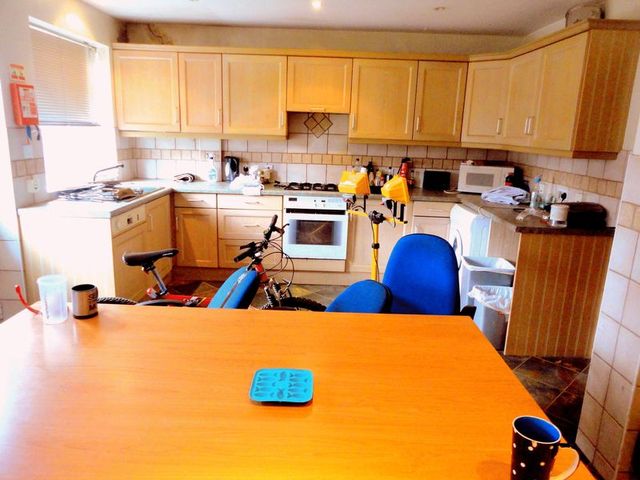  Image of 7 Bedroom Detached  To Rent at Orchard Drive  Uxbridge, UB8 3AE