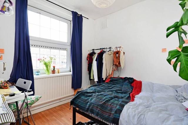  Image of 2 Bedroom Flat  For Sale at Ormond House  Stoke Newington, N16 0PR