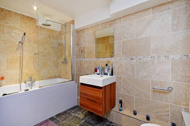  Image of 2 Bedroom Flat  For Sale at Osbaldeston Road  Hackney, N16 7DJ