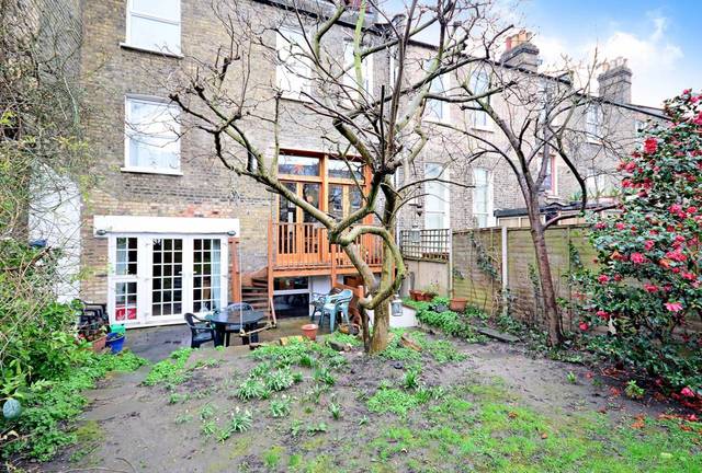  Image of 2 Bedroom Flat  For Sale at Osbaldeston Road  Hackney, N16 7DJ