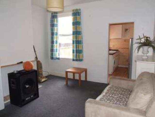  Image of 3 Bedroom Terraced  To Rent at Oxford Street  Loughborough, LE11 5DP