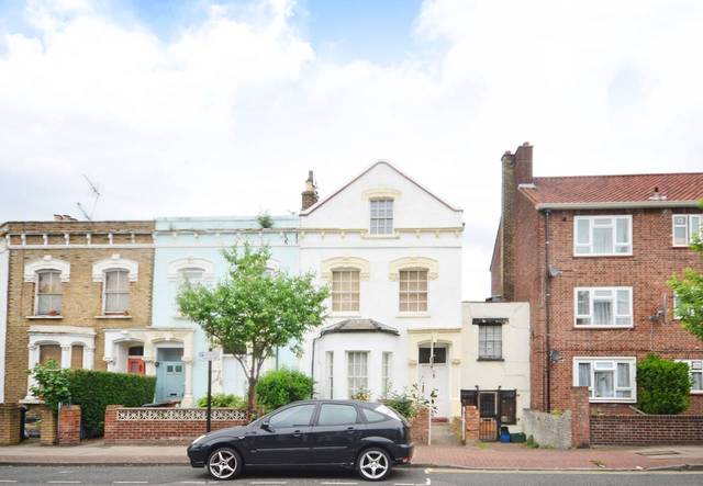  Image of 4 Bedroom Detached  For Sale at Palatine Road  Dalston, N16 8ST