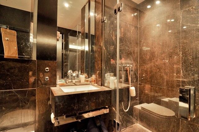  Image of Flat  For Sale at Canary Wharf, E14 9HG