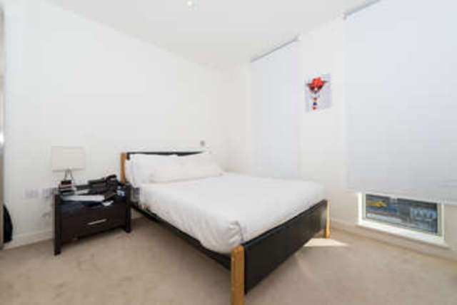  Image of 1 Bedroom Flat  For Sale at Canary Wharf, E14 9HN