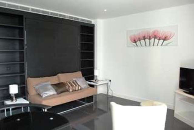  Image of Flat  For Sale at Canary Wharf, E14 9HG