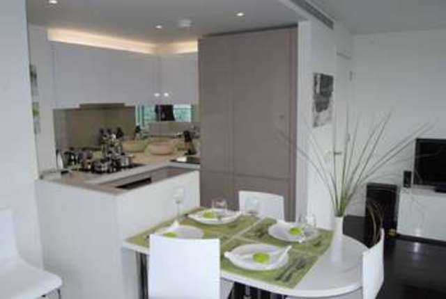  Image of 2 Bedroom Flat  For Sale at Canary Wharf, E14 9HN