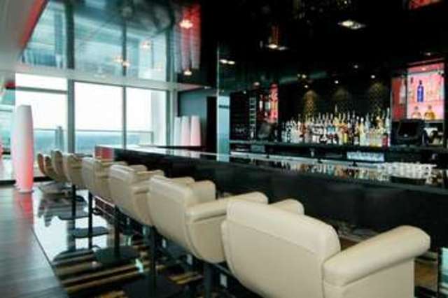  Image of 1 Bedroom Flat  For Sale at Canary Wharf, E14 9HQ