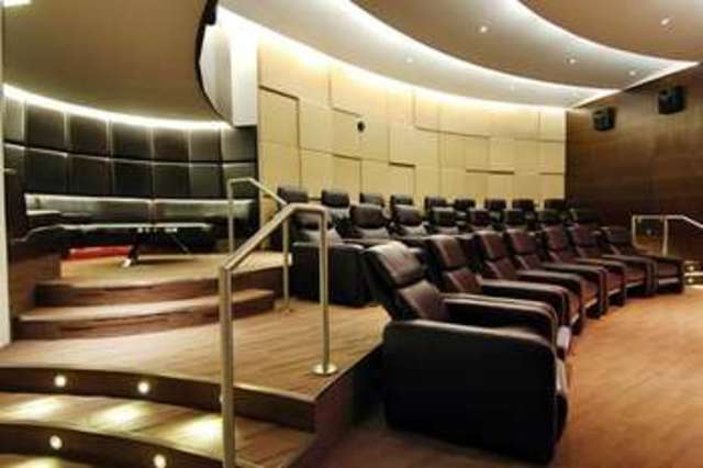  Image of 1 Bedroom Flat  For Sale at Canary Wharf, E14 9HQ
