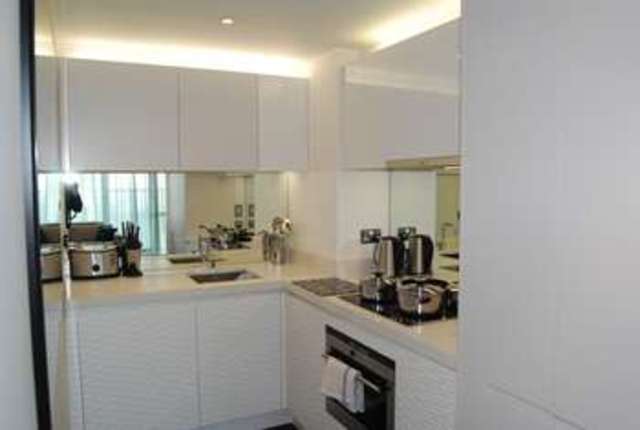  Image of 1 Bedroom Flat  For Sale at Canary Wharf, E14 9HR