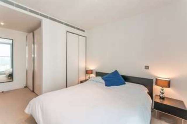  Image of 1 Bedroom Flat  For Sale at Canary Wharf, E14 9HR