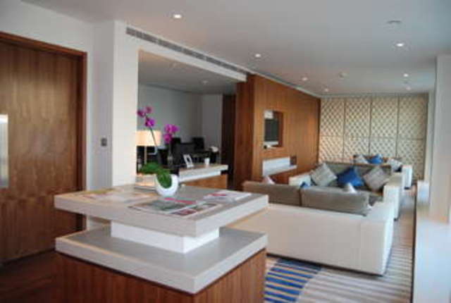  Image of 1 Bedroom Flat  For Sale at Canary Wharf, E14 9HR