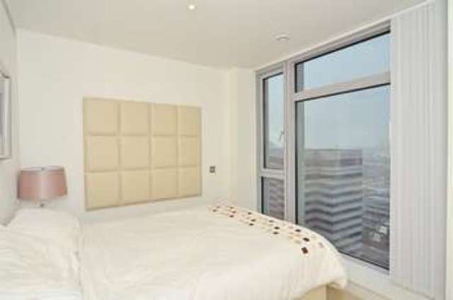  Image of 1 Bedroom Flat  For Sale at Canary Wharf, E14 9HJ