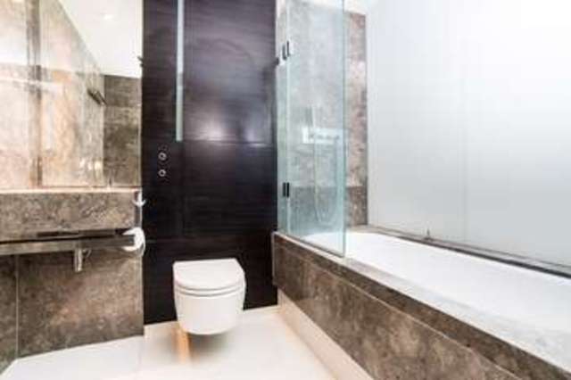  Image of 1 Bedroom Flat  For Sale at Canary Wharf, E14 9HN