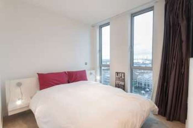  Image of 2 Bedroom Flat  For Sale at Canary Wharf, E14 9HQ