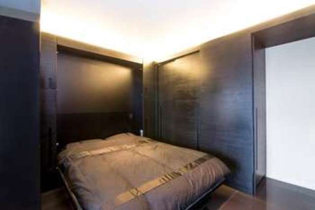  Image of Flat  For Sale at Canary Wharf, E14 9HD
