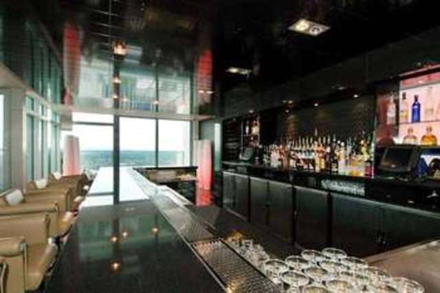  Image of 1 Bedroom Flat  For Sale at Canary Wharf, E14 9HD
