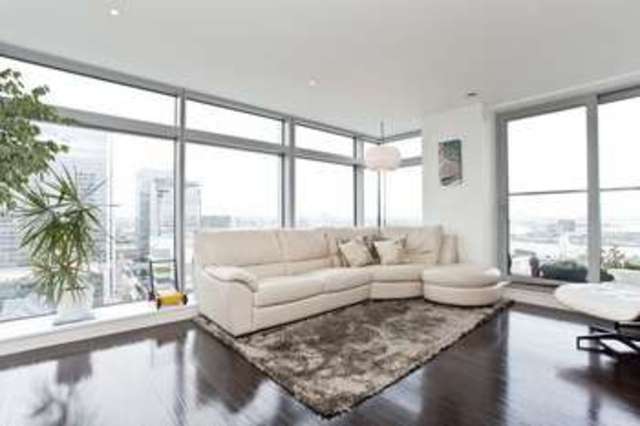  Image of 2 Bedroom Flat  For Sale at Canary Wharf, E14 9HQ