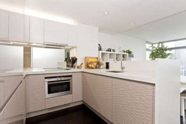  Image of 2 Bedroom Flat  For Sale at Canary Wharf, E14 9HQ